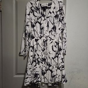 White House Black Market Black and White Brushstroke Dress